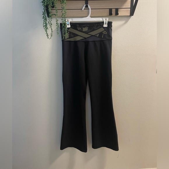 Lululemon Yoga Pants - Picture 2 of 3